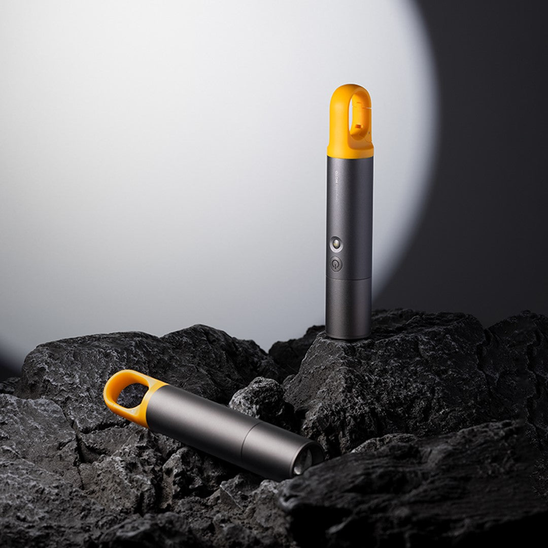 High Lumen Zoom Flashlight With Long Battery Life